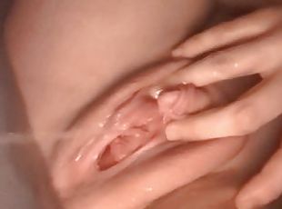 kylpy, clitoris, valtava, pillu-pussy, ruikkiminen, amatööri, koosteet, soolo, ajettu, märkä