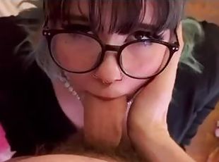 Fat pretty nerd sucks cock and gets a creampie !