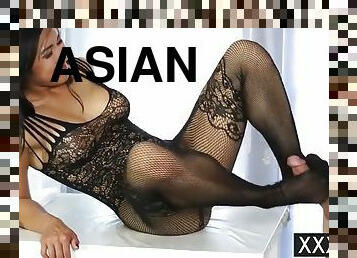 Big ass Asian milf Mia Little gives hot blowjob after passionate massage