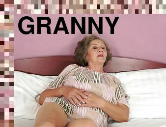 Granny gets her vintage pussy pounded by a younger guy