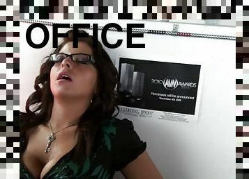 Rachel Lynn Porter gets banged hardcore in office and jizzed