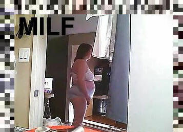 spied milf caught in her underwear