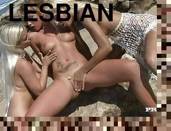 на-свіжому-повітрі, піхва-pussy, лесбіянка-lesbian, фінгеринг, секс-із-трьома-партнерами, блондинка, орал, яйця