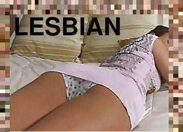 amatööri, typykät, lesbo-lesbian, nukkuminen, pikkuhousut, upea, ruskeaverikkö, minihame