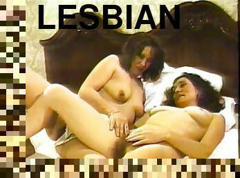 Two lesbians are going to have fun in retro times