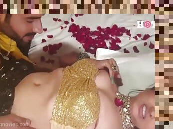 Beautiful Indian mommy memorable sex video