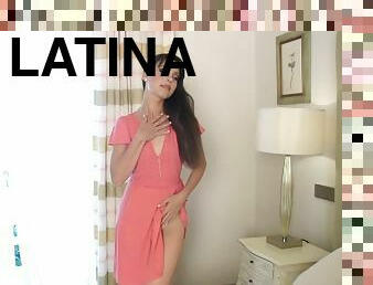 Sexy Latin Babe Rubbing Her Clit In Solo Masturbation Vid