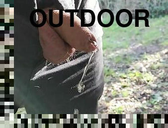 Outdoor desperate piss risque near path