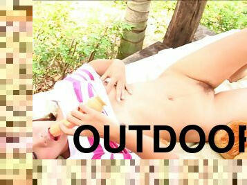 Outdoors solo masturbation is nothing new for sexy Hiroko Rumi