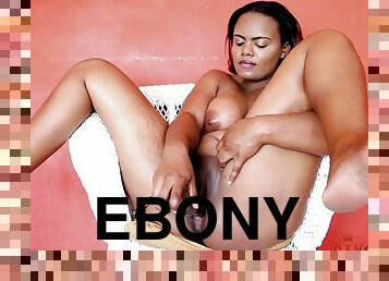 Curvaceous Ebony Girl Stimulates Slit