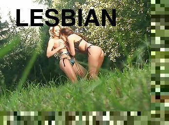 Astonishing backstage video of Cindy Hope and Regina Ice having lesbian fun