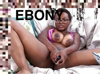 Ebony Lady Plays With Slit - Amateur Porn