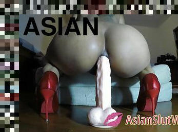 Asian 18-Year-Old Slowly Squatting On Huge Dildo For 20 Minutes