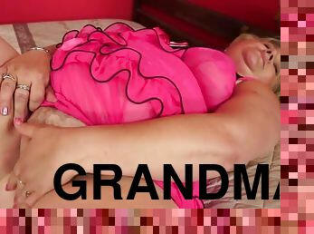Fat grandma with bigtits pussyfucked