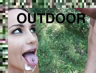 Outdoor sex in the park with a luxury babe Leyla Black!