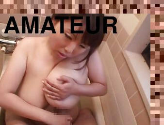 Big breasted Kana Narumiya sucks a cock in a bathtub