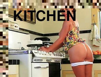Cutie Jessica Danielle In The Kitchen Nude