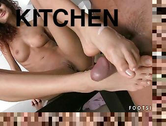 Leanna Sweet gets her pussy stunningly fucked in the kitchen