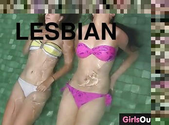 zunaj, lezbijka, hardcore, trojček, bazen, bikini
