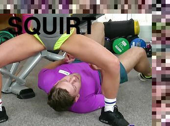 A fitness instructor helps a gym girl reach her first ever wet climax