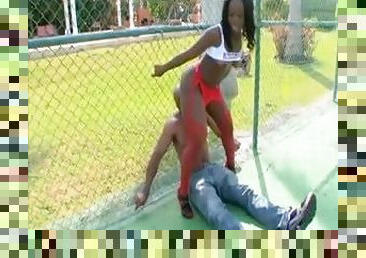 Facesitting black guy with her hot ass outdoors