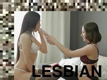 חתיכות, לסבית-lesbian, גרביונים-stockings, יפה, ארוטי, ניילון, חזייה, חוטיני