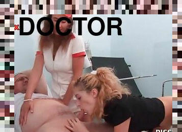 Hot nurse and patient blowing doctors cock for hot piss