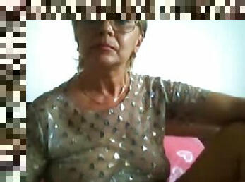 Abuela caliente sper ertica y divina se burla de nosotros