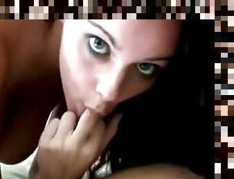Sweetie is fingering her puss on the webcam