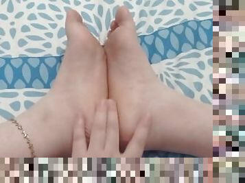 I masturbate with my feet - pinay