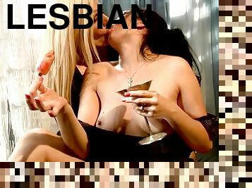 Two sirens Ava Rose And Darryl Hanah get lesbian