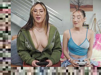Pussy loving chicks Violet Gems and Tomie Tang play sexy games