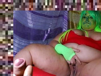 Grinch is fucked for being naughty and gives a very delicious footjob