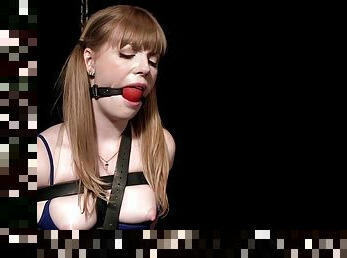 Dolly Leigh - Blindfolded And Gagged Rides Sybian