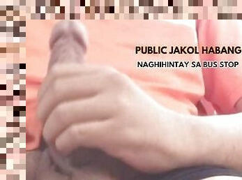 Pinoy nalibugan nagjakol sa Public habang may hinihintay muntikan mahuli