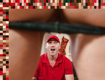 Kendra Lust gets a good dicking from pizza delivery man