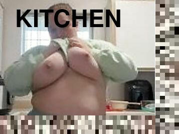 TITTIES IN THE KITCHEN