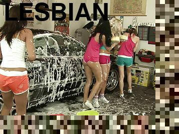 Bootylicious girls having a lesbian action right there by the car!