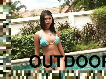 Enchanting Latina hottie sucks off a wang after a doggy style pounding by the pool