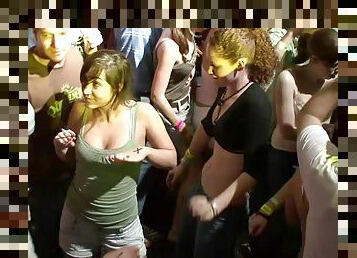 Amateur cowgirls with natural tits go wild at blazing coed party