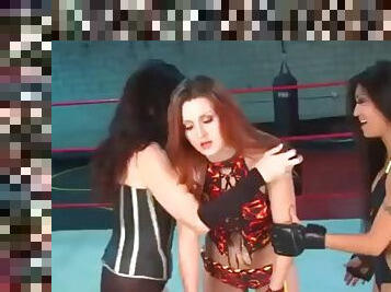 Womens Wrestling - Carly gets humiliated but becomes champion