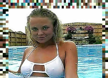 al-aire-libre, babes, rubia, piscina, a-solas, bikini, topless