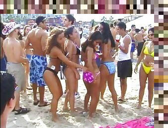 Hot Babes In Bikini Get Wild In Outdoor Beach Party