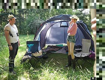 Cuckold video during camping with skinny girlfriend Isabella De Laa