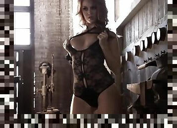 Horny Leanna Decker poses naked in abandoned factory