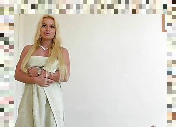 Deutsche blonde teen braucht Geld und macht Arsch zu Mund anal