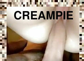 Quick and hard cream pie in fat pussy