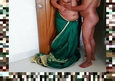 Green Saree Hot Aunty want to Fucked Her 18y old Guy - Indian Local Sex