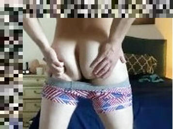 Mucsle hunk shows off for 4th of July ????????????????