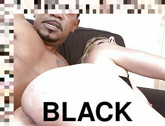 Black dude shoves his huge cock into a blonde mature with